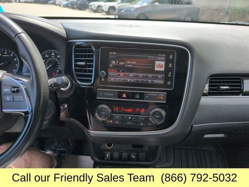 Used 2019 Mitsubishi Outlander SE AWD/4WD image 21