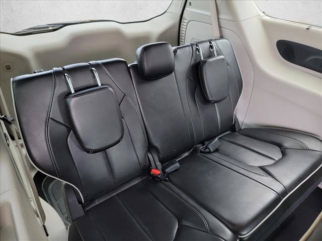 Used 2021 Chrysler Pacifica Limited w/ Uconnect Theater Family Group AWD/4WD image 14