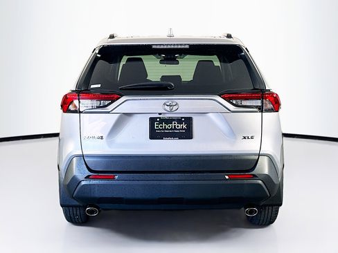 Used 2025 Toyota RAV4 XLE w/ Convenience Package image 7