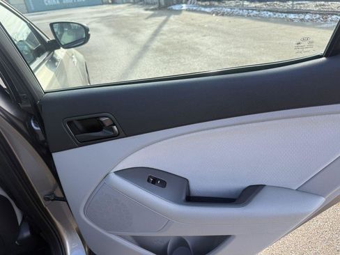Used 2015 Kia Optima LX FWD image 18