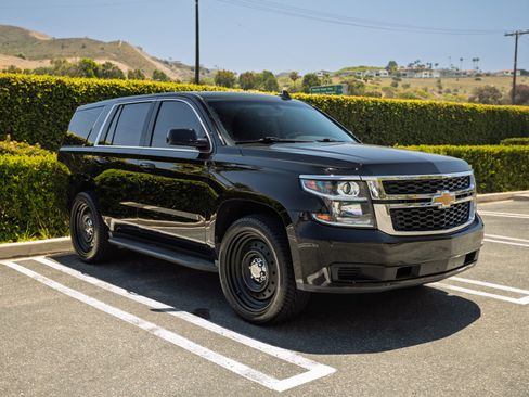 Used 2018 Chevrolet Tahoe 2WD w/ Remote Keyless Entry Package image 3