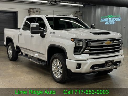 Used 2024 Chevrolet Silverado 2500 High Country w/ Technology Package AWD/4WD image 1