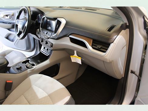 Used 2020 GMC Terrain SLE w/ Driver Convenience Package image 18
