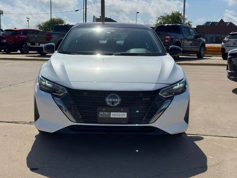 Used 2025 Nissan Sentra SR image 2