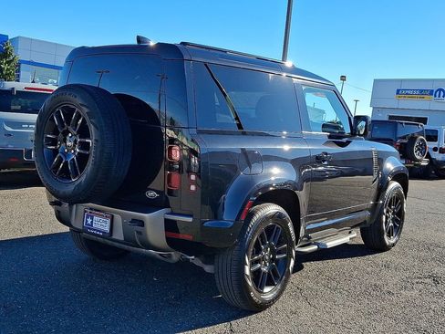 Used 2022 Land Rover Defender 90 X-Dynamic S image 11