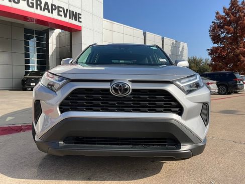 Used 2025 Toyota RAV4 XLE image 4