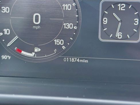 Used 2025 Land Rover Defender 110 X-Dynamic SE AWD/4WD image 41