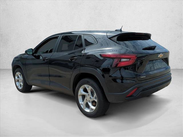 Used 2025 Chevrolet Trax LS w/ LS Convenience Package FWD image 7