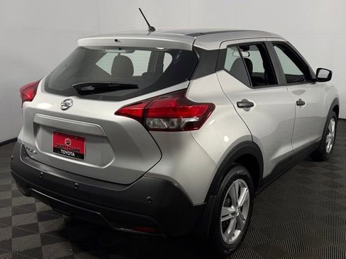 Used 2020 Nissan Kicks S image 8