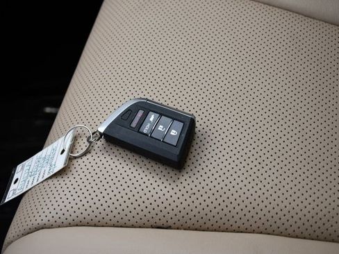 Used 2022 Acura MDX SH-AWD w/ Technology Package image 18