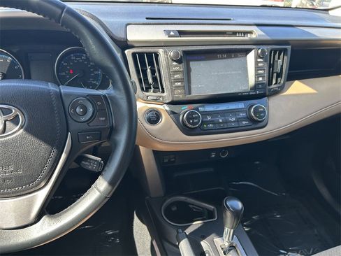 Used 2018 Toyota RAV4 XLE image 18