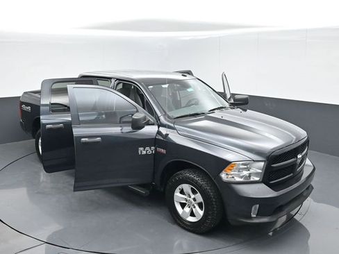 Used 2018 RAM 1500 Express AWD/4WD image 52