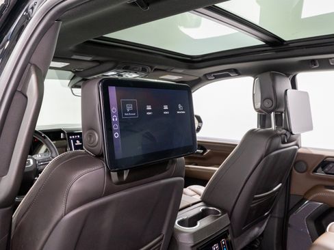 Used 2026 GMC Yukon Denali Ultimate w/ LPO, Floor Liner Package AWD/4WD image 36