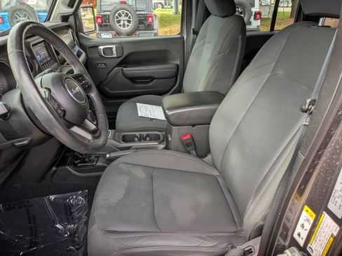 Used 2018 Jeep Wrangler Unlimited Sport S image 17