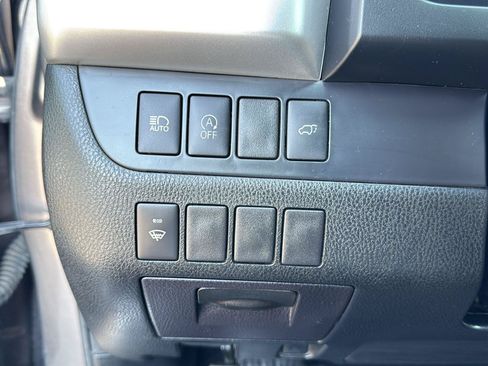Used 2018 Toyota Highlander XLE AWD/4WD image 32