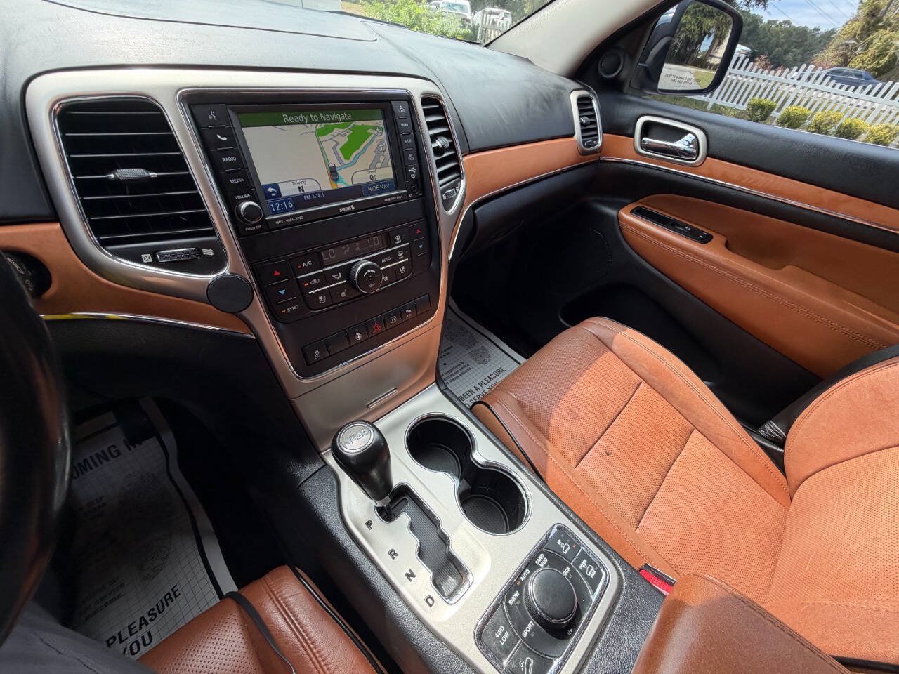 Used 2011 Jeep Grand Cherokee Overland AWD/4WD image 19