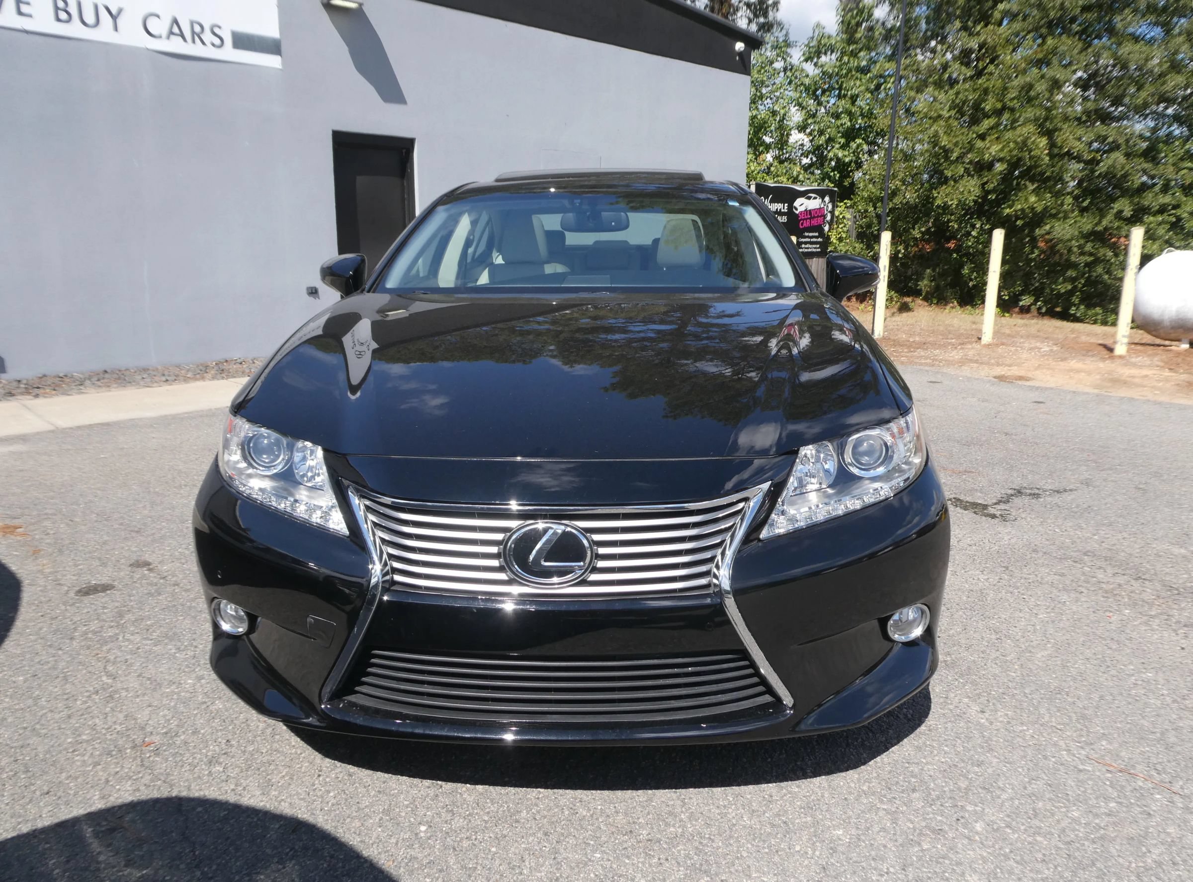 Used 2013 Lexus ES 350 w/ Luxury Pkg FWD image 2