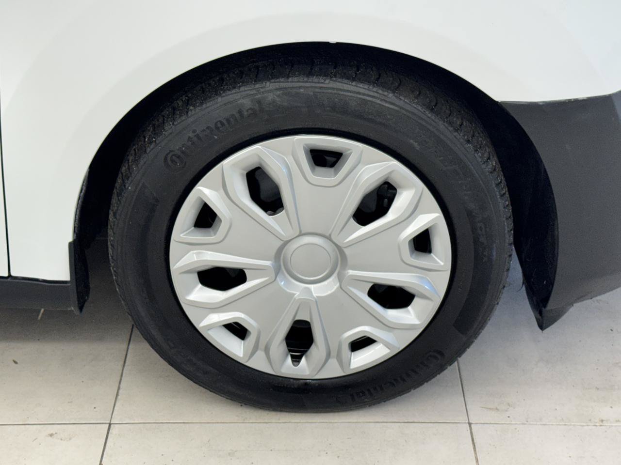 Used 2020 Ford Transit Connect XL FWD image 30