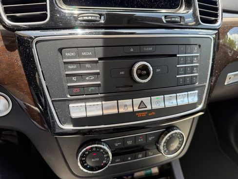Used 2019 Mercedes-Benz GLE 400 4MATIC image 23
