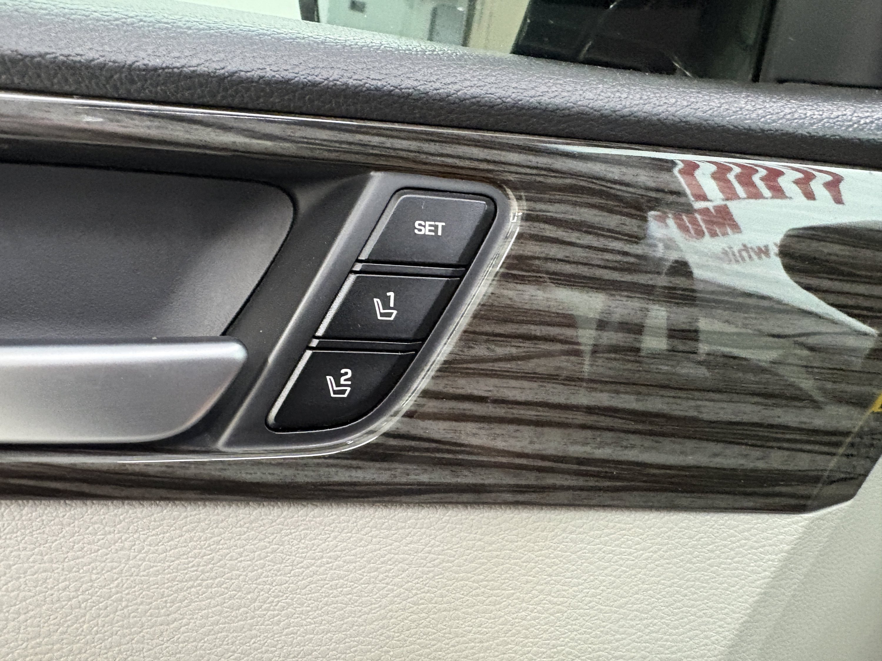 Used 2015 Hyundai Sonata Limited w/ Option Group 05 FWD image 25
