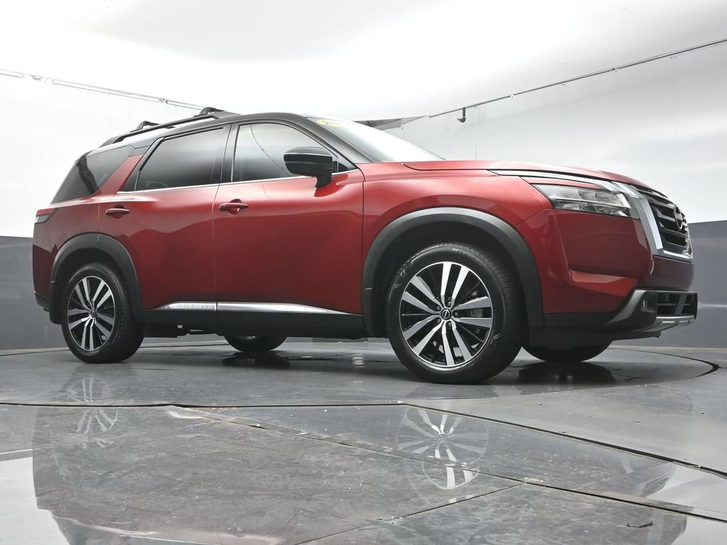 Used 2024 Nissan Pathfinder Platinum FWD image 44