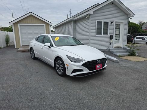 Used 2023 Hyundai Sonata SEL FWD image 2