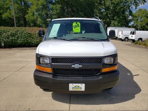 Used 2014 Chevrolet Express 2500 RWD 2500 135 image 2