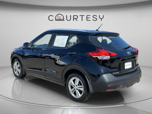 Used 2018 Nissan Kicks S FWD image 7
