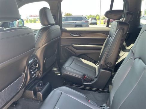 New 2025 Jeep Grand Cherokee L Limited image 19