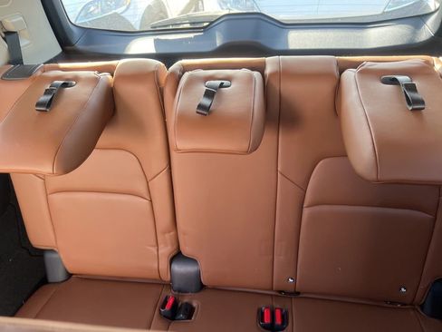 Used 2024 Nissan Pathfinder Platinum w/ Black Appearance Package image 15