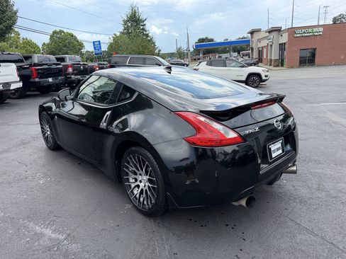 Used 2011 Nissan 370Z Coupe RWD image 6
