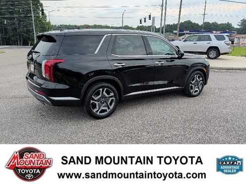 Used 2025 Hyundai Palisade Limited FWD image 3