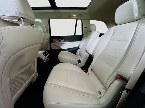 New 2026 Mercedes-Benz GLS 450 4MATIC image 25