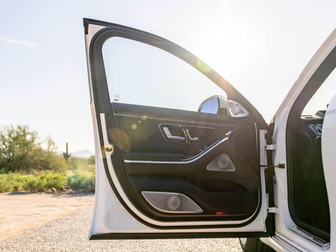 Used 2023 Mercedes-Benz Maybach S 580 S 580 4MATIC image 9