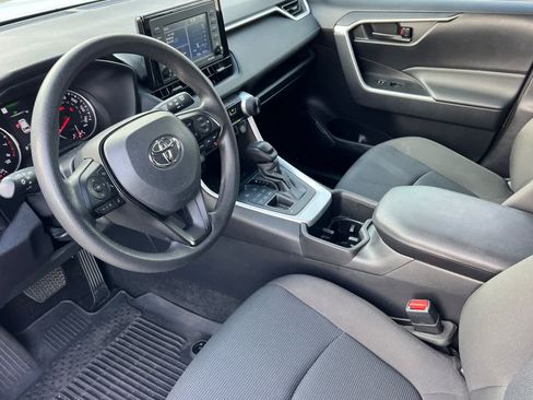 Used 2022 Toyota RAV4 LE AWD/4WD image 9