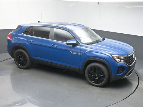 New 2026 Volkswagen Atlas Cross Sport SE FWD image 40