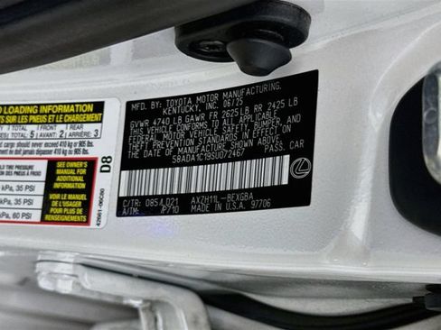 Used 2025 Lexus ES 300h w/ Premium Package FWD image 33
