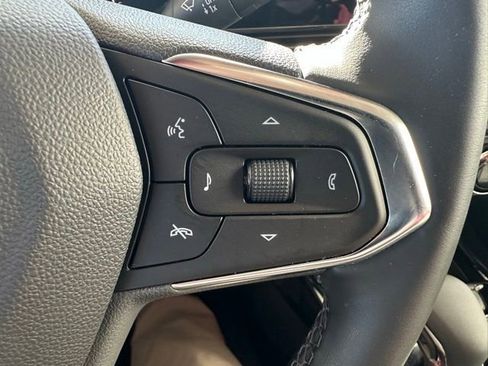 Used 2025 Chevrolet Trax ACTIV w/ Sunroof Package image 31