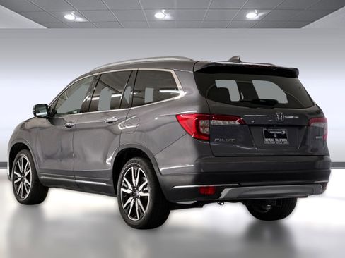 Used 2019 Honda Pilot Touring image 3