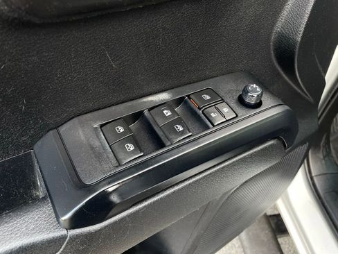 Used 2022 Toyota Tacoma SR w/ SR Convenience Package image 12