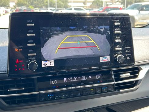 Certified 2023 Toyota Sienna Limited AWD/4WD image 39