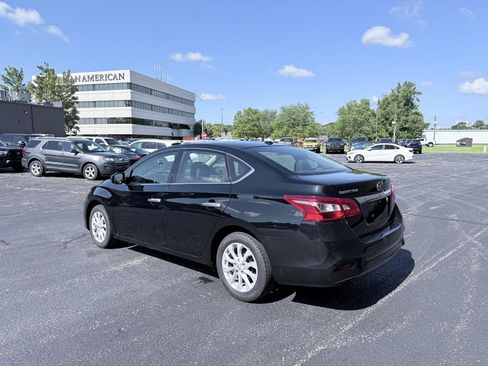Used 2019 Nissan Sentra SV FWD image 3