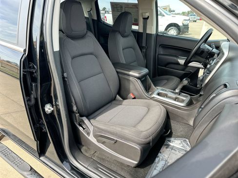 Used 2017 Chevrolet Colorado LT w/ Midnight Edition image 25