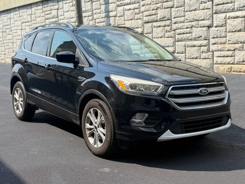 Used 2017 Ford Escape SE w/ Equipment Group 201A FWD image 5