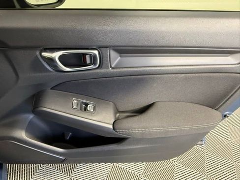 Used 2025 Honda Civic Sport image 40