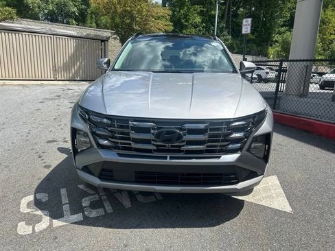 Certified 2025 Hyundai Tucson Limited AWD/4WD image 2