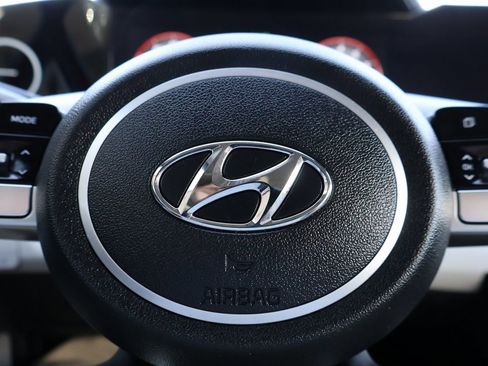 Certified 2022 Hyundai Elantra Limited image 28