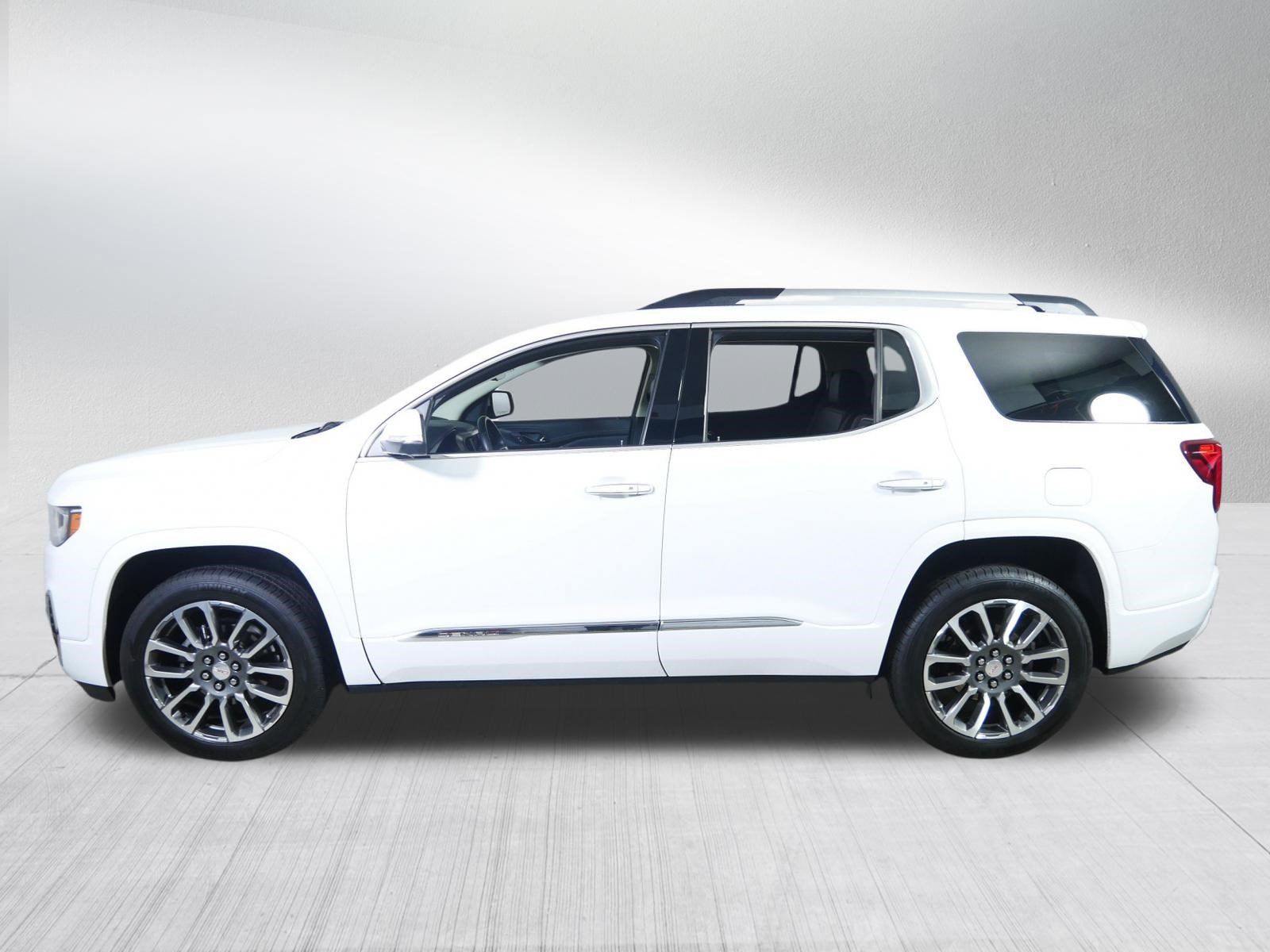 Used 2023 GMC Acadia Denali w/ Denali Ultimate Package AWD/4WD image 4