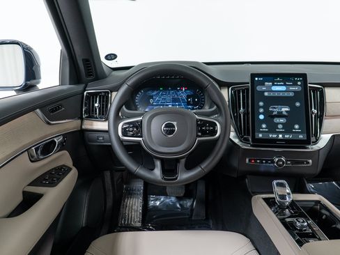 New 2026 Volvo XC90 B6 Core AWD/4WD image 17