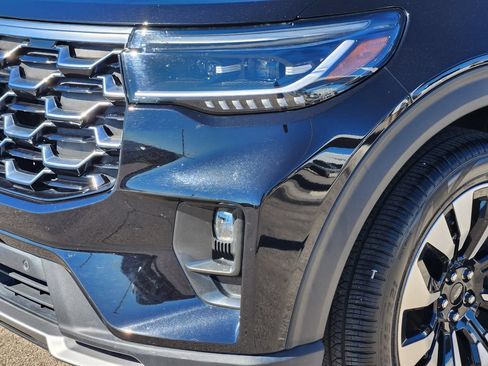 Used 2025 Ford Explorer Platinum w/ LUX Leather Package AWD/4WD image 9